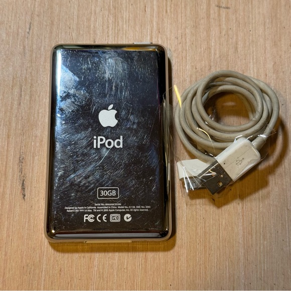 iPod Model:A1136 5thGen 30GB Blk Tested Good w/4171 Songs/Charger Read Info Blw! - Picture 6 of 14